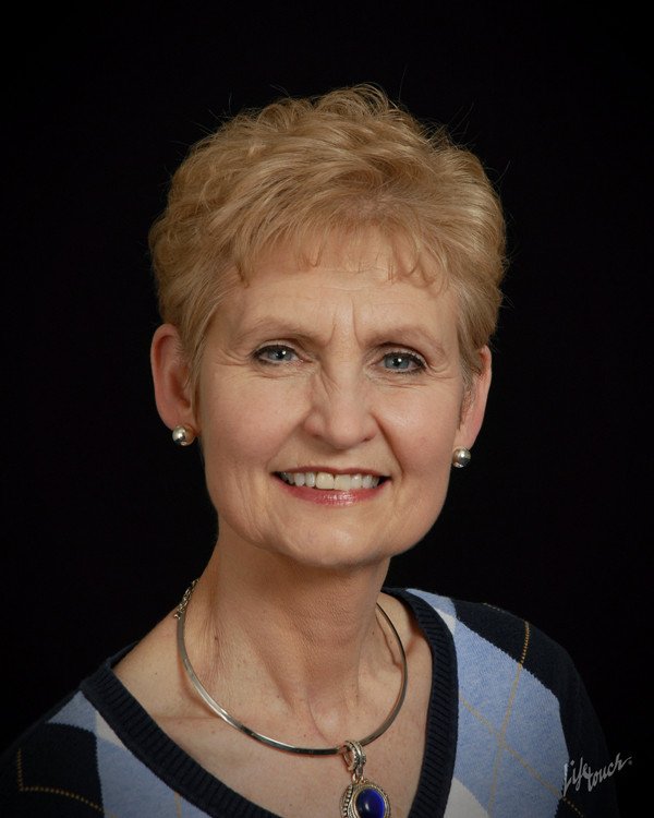 Barb Claxton headshot